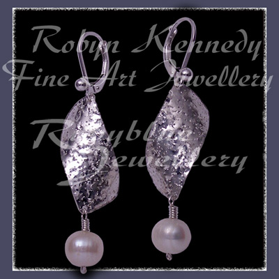 Sterling Silver and Cultured Freshwater Pearl 'Panache' Earrings Image